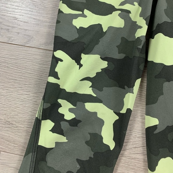 Lululemon Swift Speed High-Rise Crop 21"
Heritage 365 Camo Crispin Green Multi - Picture 8 of 16